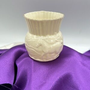 Small Belleek Ireland Ribbed Flare Vase Sleigh Ride with Horse, Gold Rim.